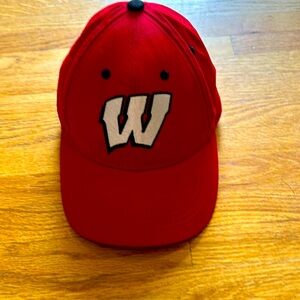 Wisconsin Badgers baseball cap. One size fits all Velcro sizing. Perfect cond